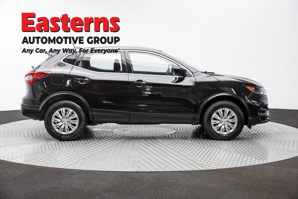 Used 2020 Nissan Rogue Sport S image 4