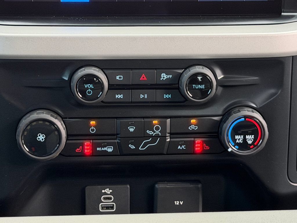 New 2026 Ford F250 XLT w/ XLT Premium Package AWD/4WD image 10