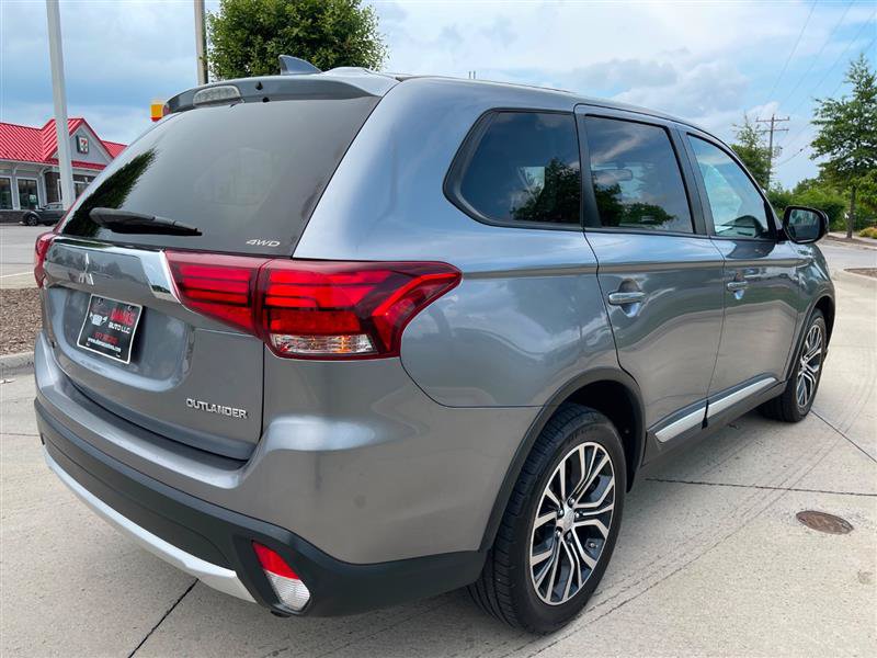 Used 2017 Mitsubishi Outlander ES AWD/4WD image 7