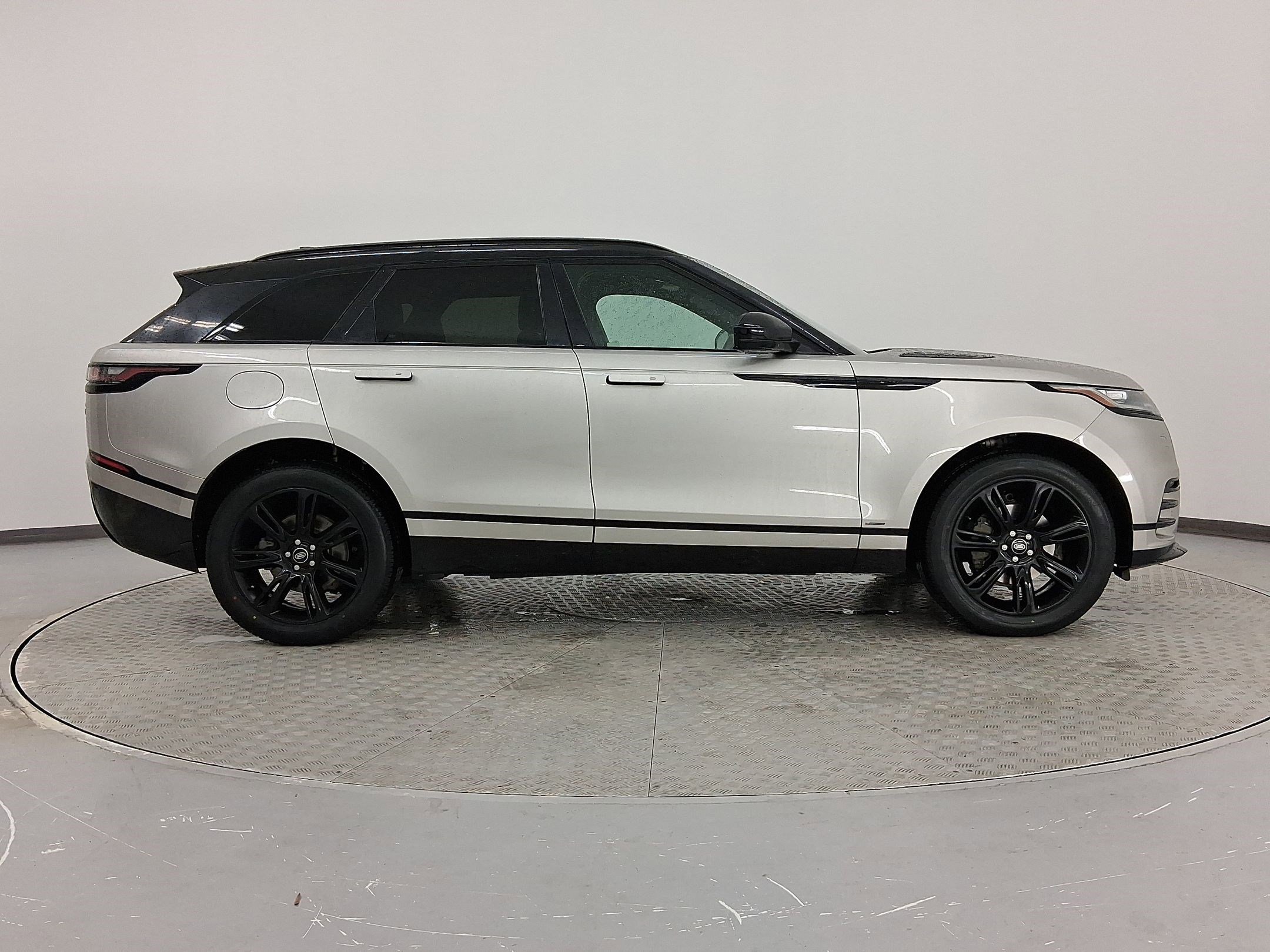 Used 2020 Land Rover Range Rover Velar R-Dynamic S image 8