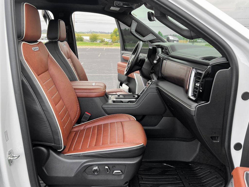 Used 2025 GMC Sierra 3500 Denali Ultimate image 25