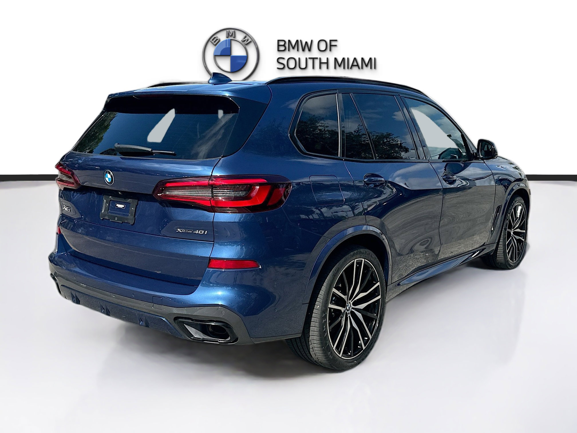 Used 2022 BMW X5 xDrive40i w/ M Sport Package AWD/4WD image 7
