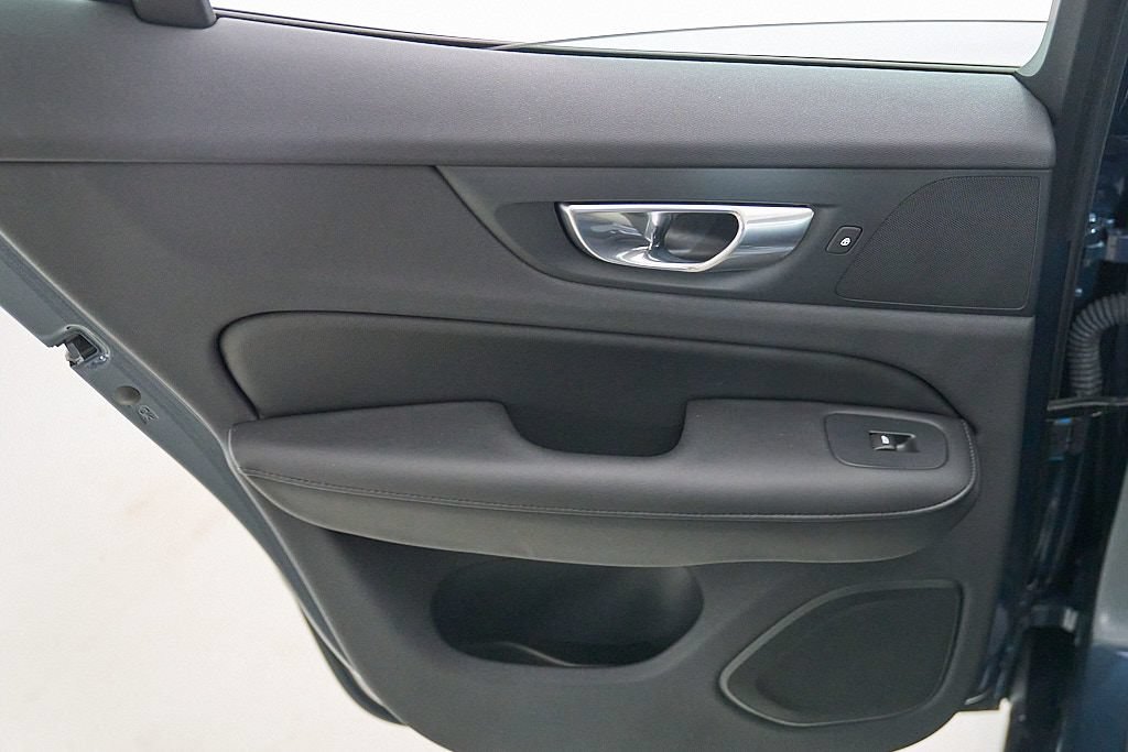 Certified 2024 Volvo S60 B5 Plus AWD/4WD image 18