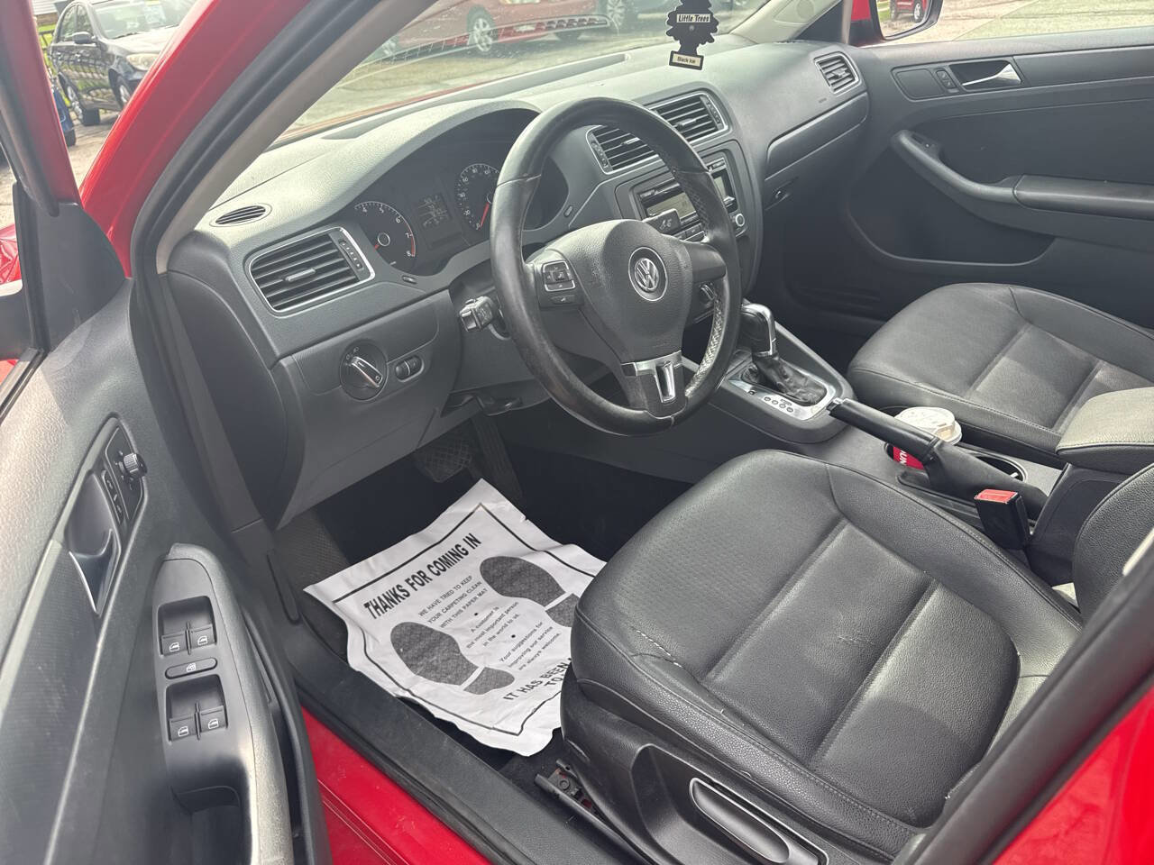 Used 2011 Volkswagen Jetta SE FWD image 6