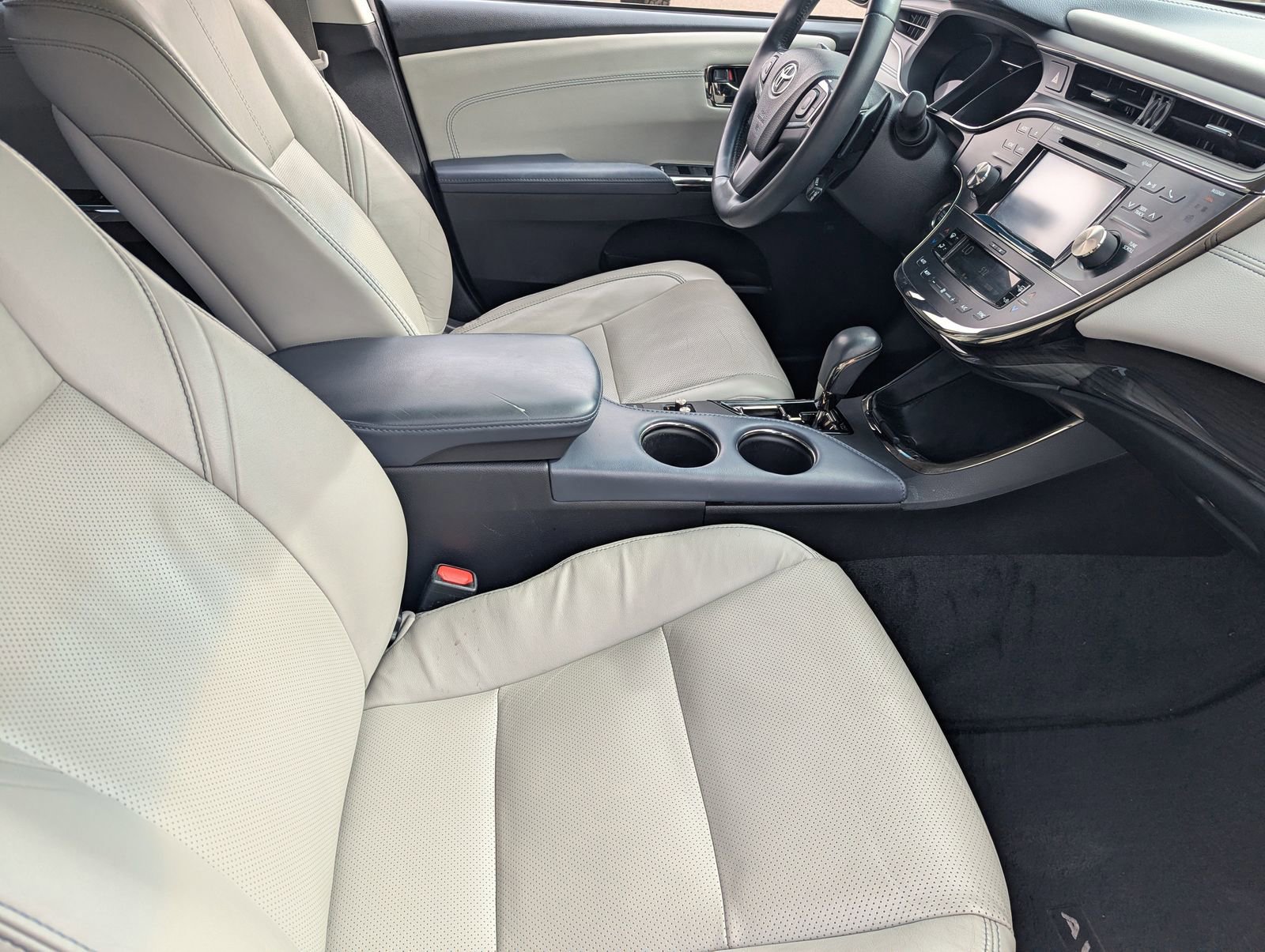 Used 2015 Toyota Avalon Limited image 12