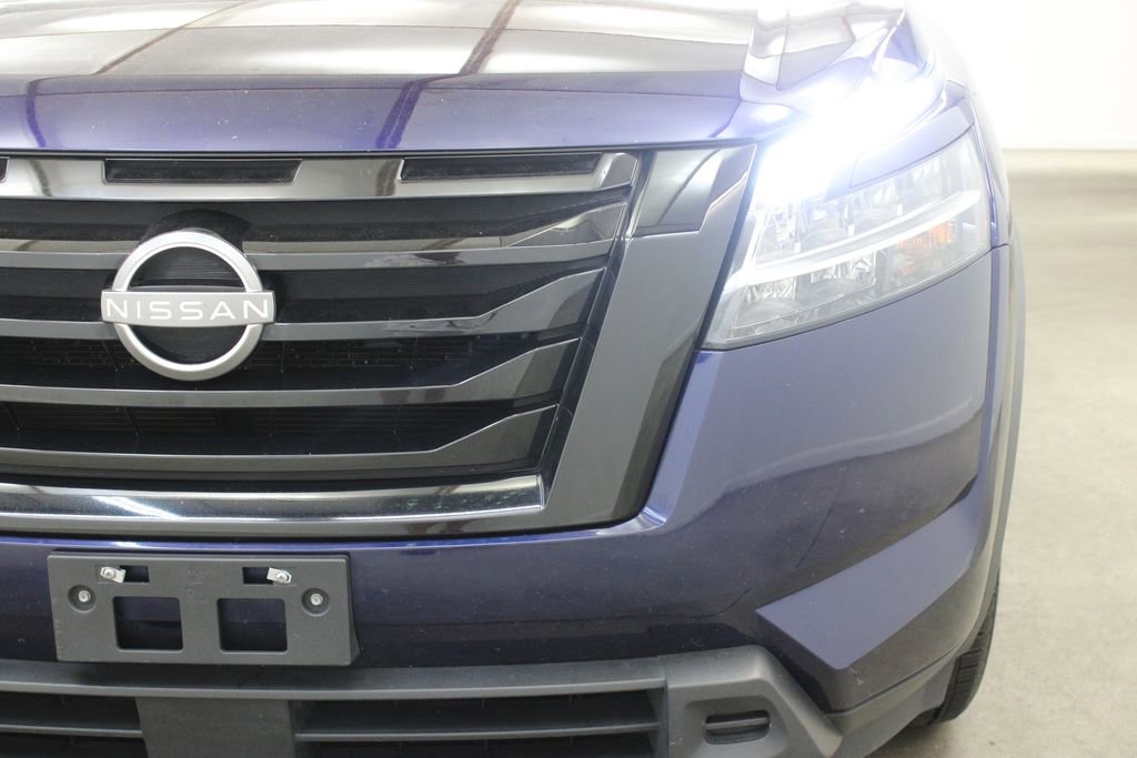 Used 2022 Nissan Pathfinder SV w/ SV Black Package FWD image 8