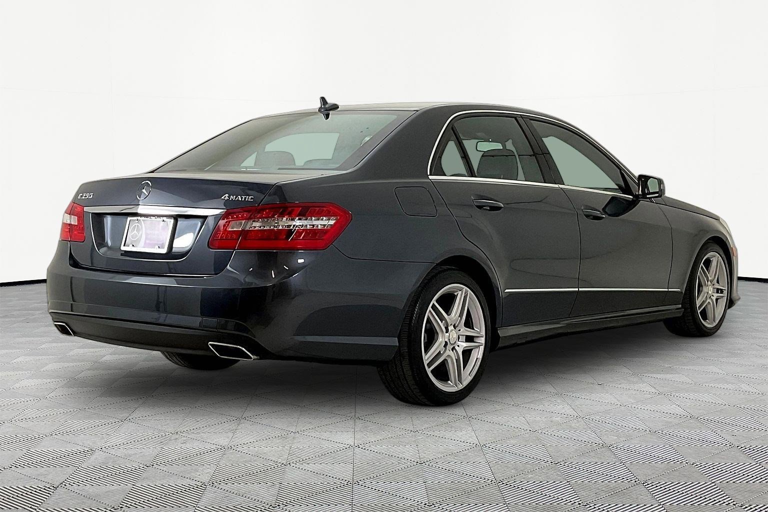 Used 2011 Mercedes-Benz E 350 4MATIC Sedan image 6