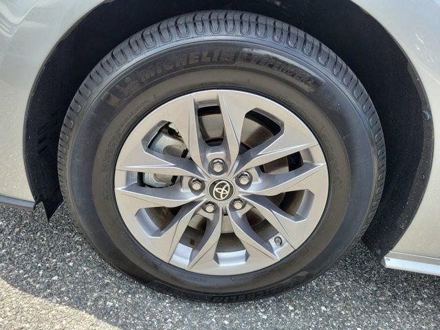 Used 2022 Toyota Sienna XLE FWD image 17