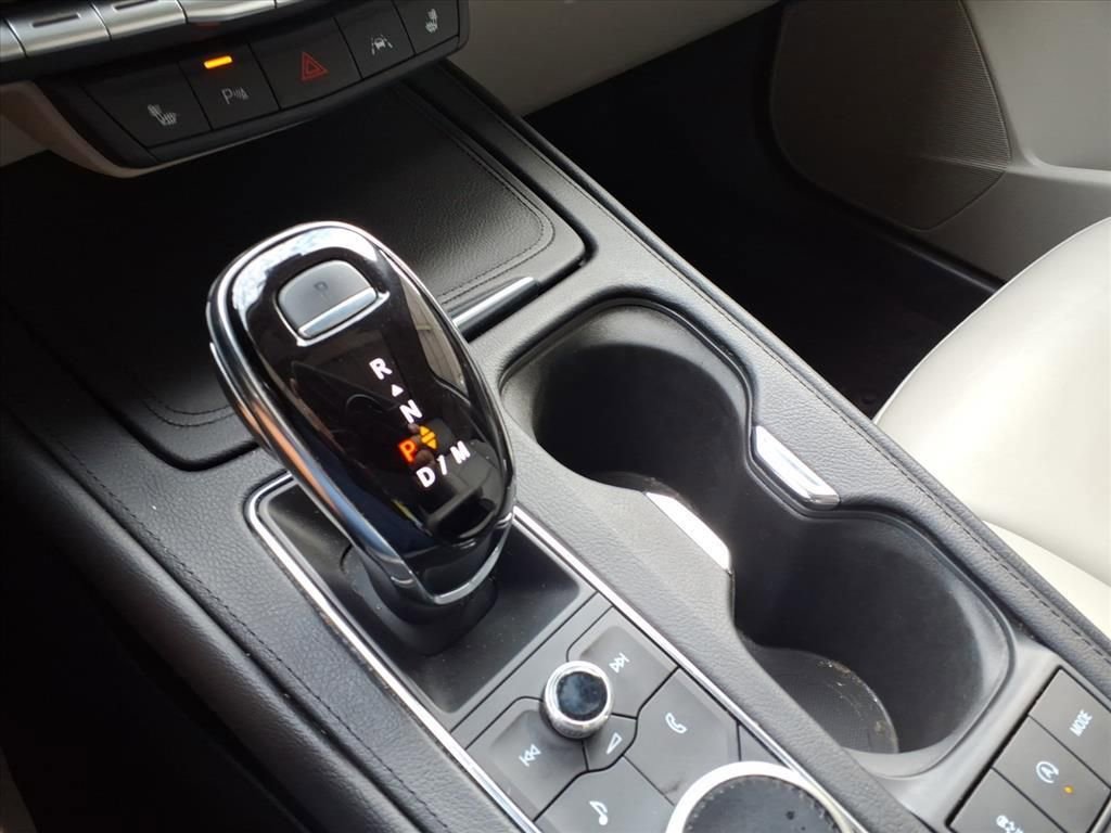 Used 2022 Cadillac XT4 Luxury w/ Cold Weather Package image 21