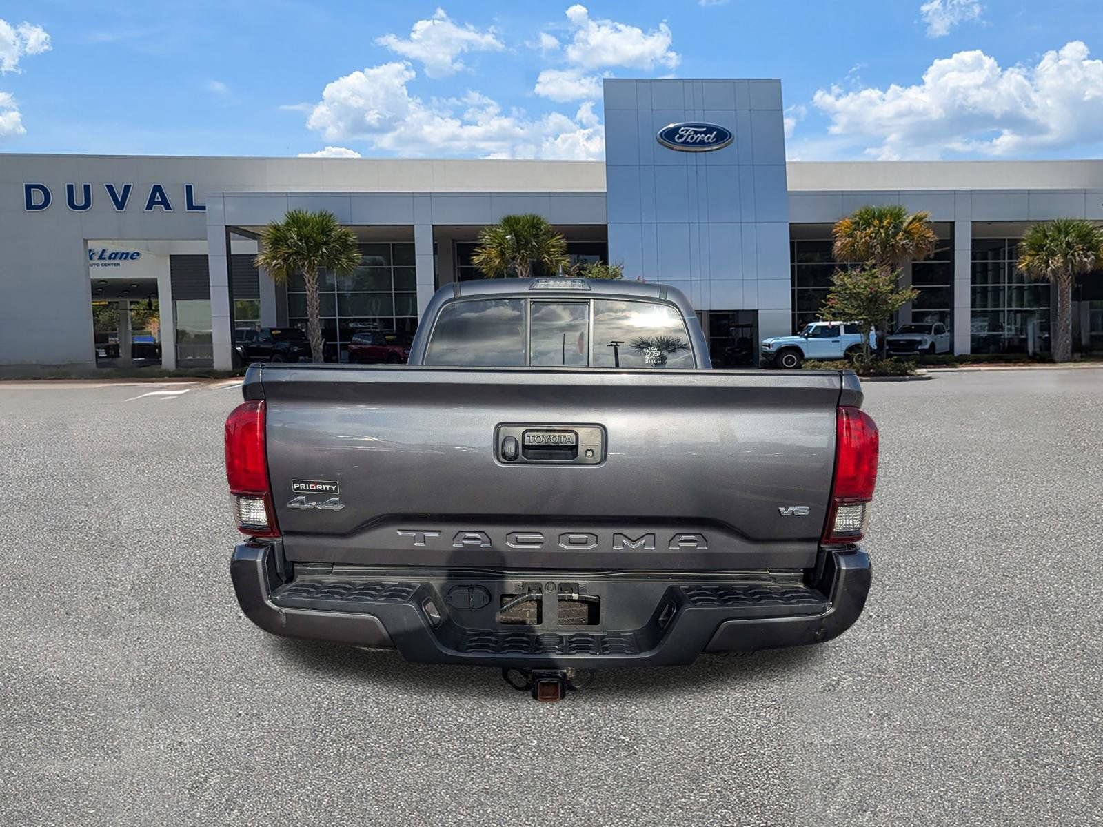 Used 2022 Toyota Tacoma SR AWD/4WD image 5
