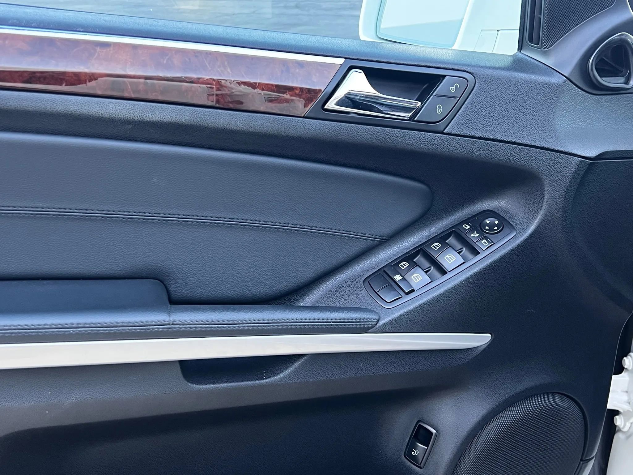 Used 2011 Mercedes-Benz ML 350 4MATIC image 22