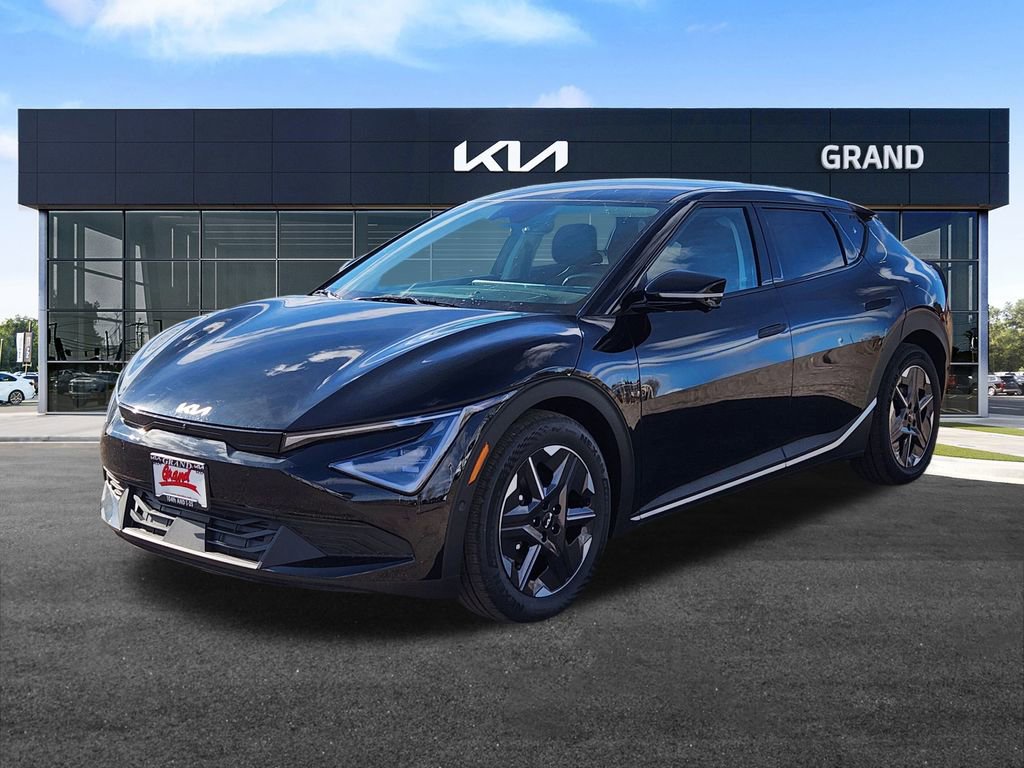 New 2025 Kia EV6 Light w/ Light LR Technology Package image 4