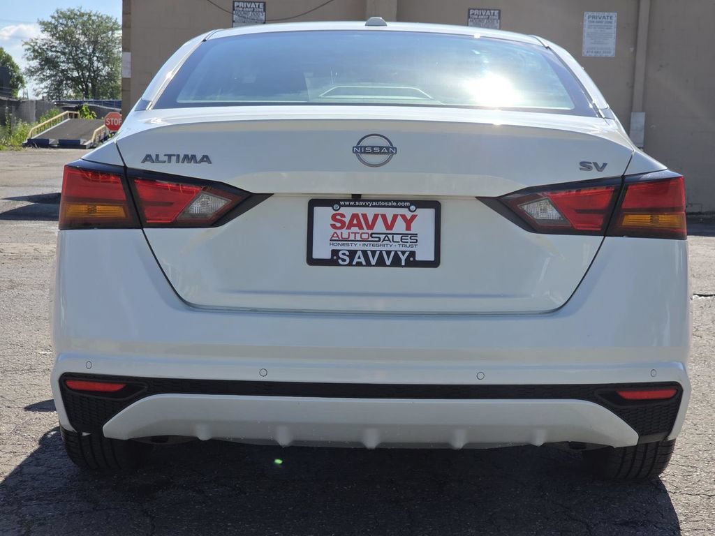 Used 2023 Nissan Altima 2.5 SV FWD image 12