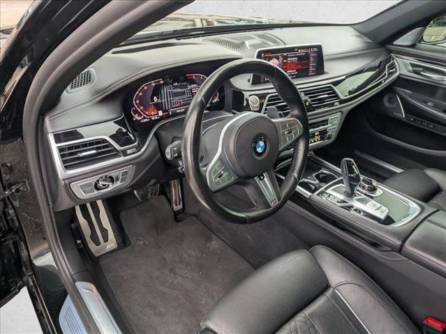Used 2021 BMW 750i xDrive w/ Executive Package AWD/4WD image 9
