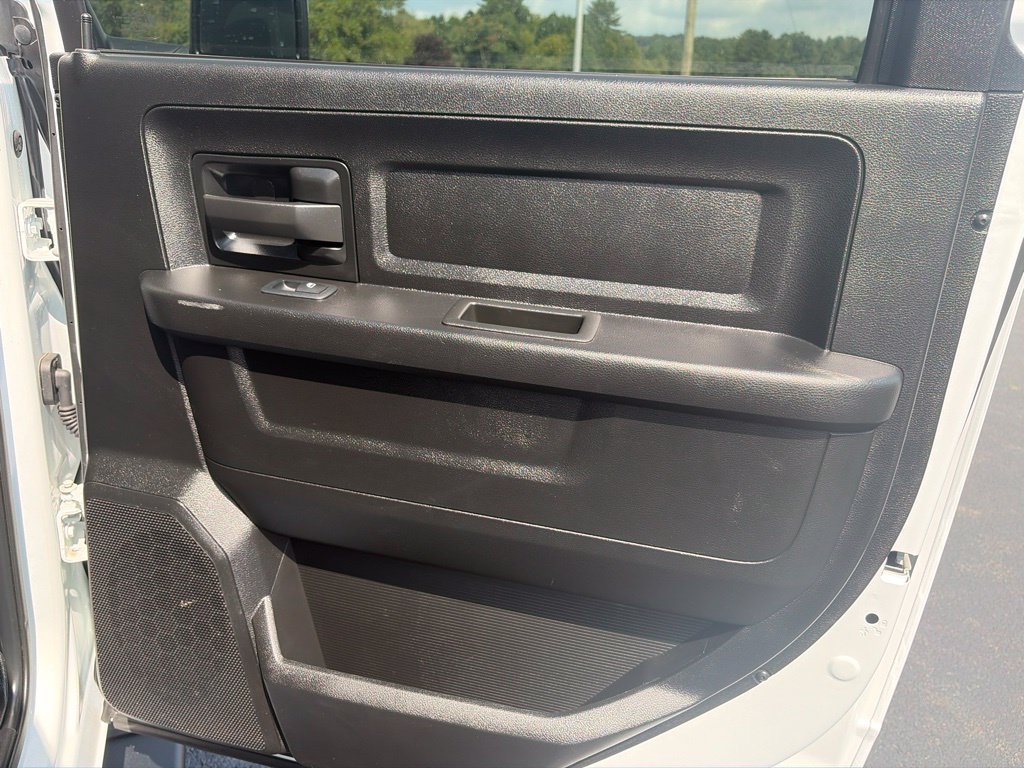 Used 2024 RAM 3500 Tradesman w/ Chrome Appearance Group AWD/4WD image 31