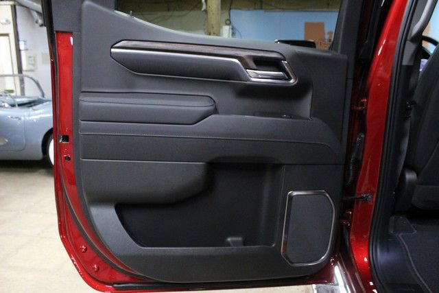 New 2026 GMC Sierra 1500 SLT image 15