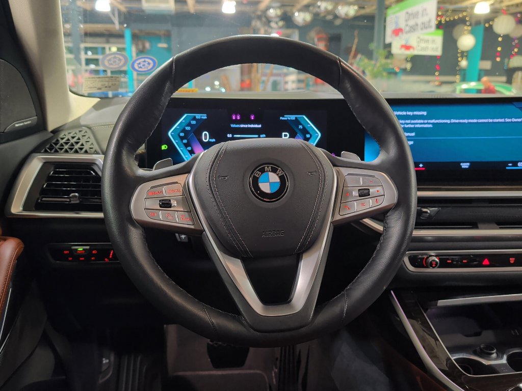 Used 2023 BMW X7 xDrive40i w/ Executive Package AWD/4WD image 3