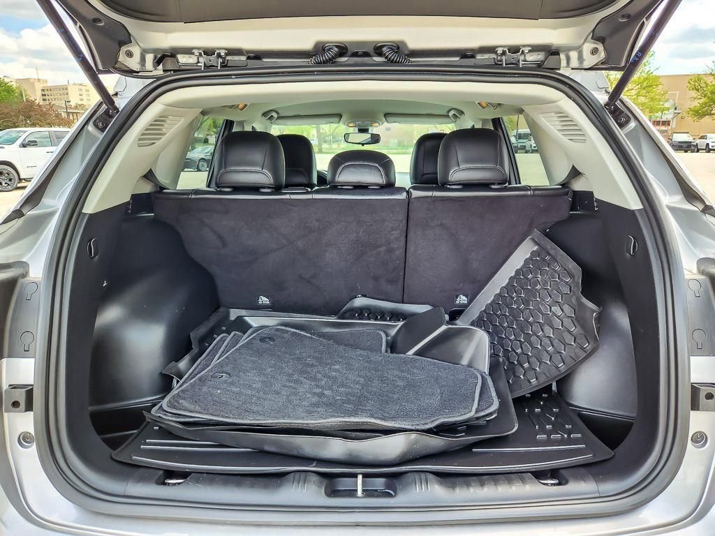 Used 2019 Jeep Compass Latitude FWD image 15