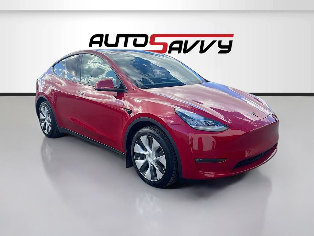 Used 2022 Tesla Model Y Long Range AWD/4WD image 1