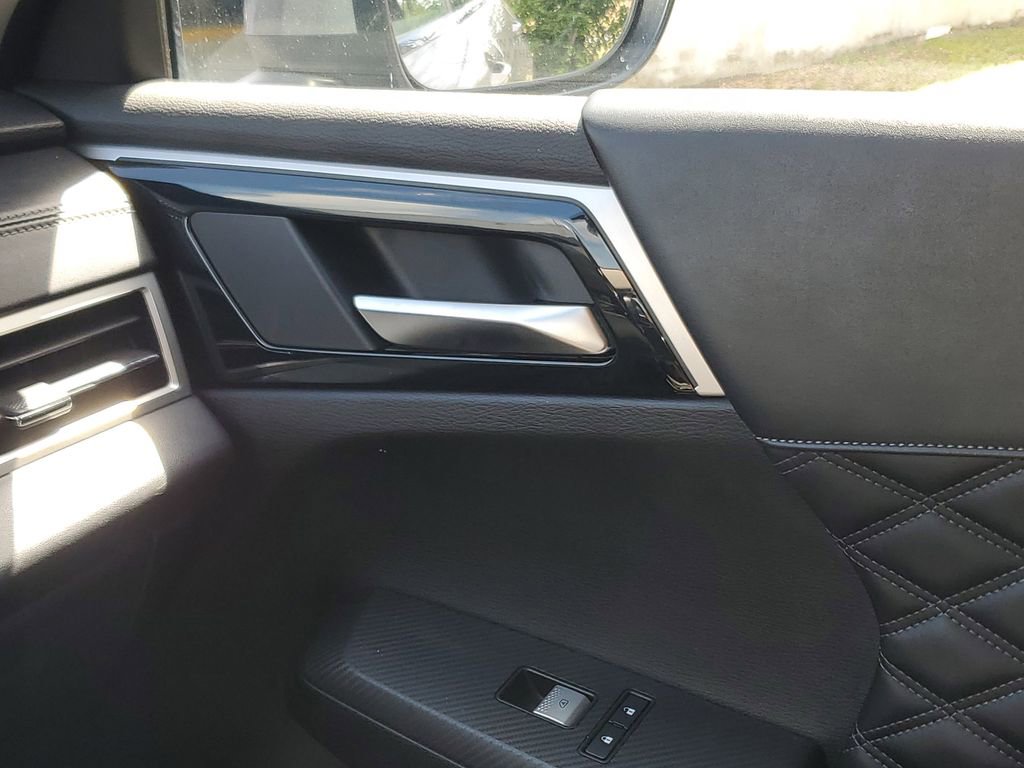 Used 2022 Mitsubishi Outlander SEL image 18