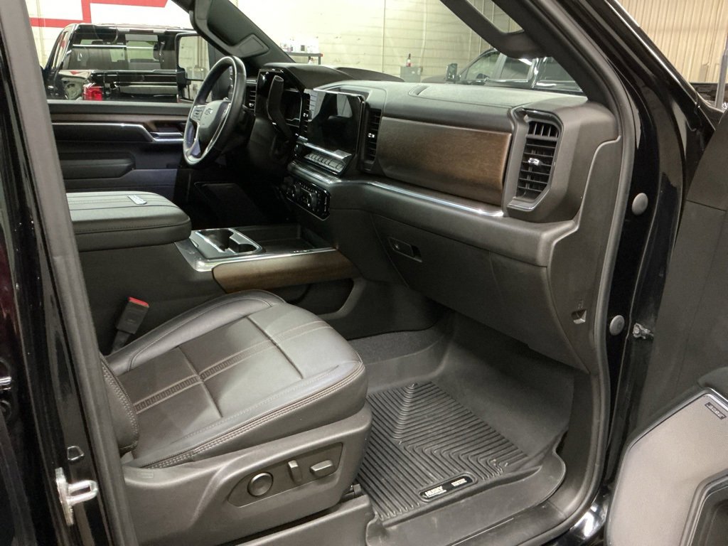 Used 2024 Chevrolet Silverado 2500 High Country w/ High Country Premium Package image 32