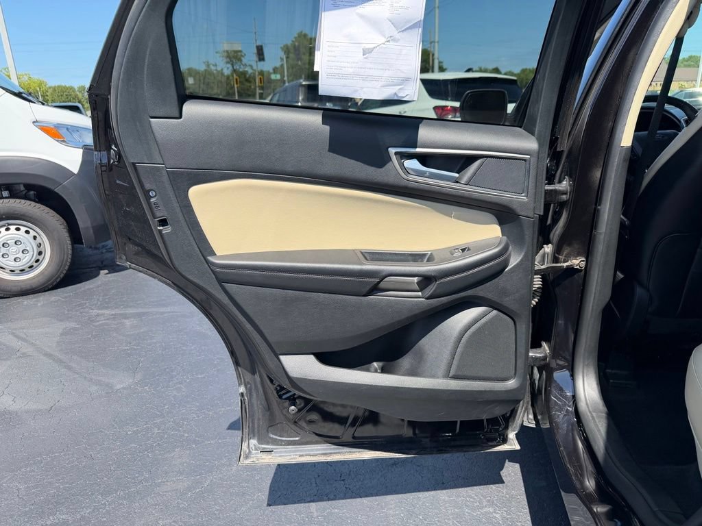 Used 2024 Ford Edge SEL AWD/4WD image 18