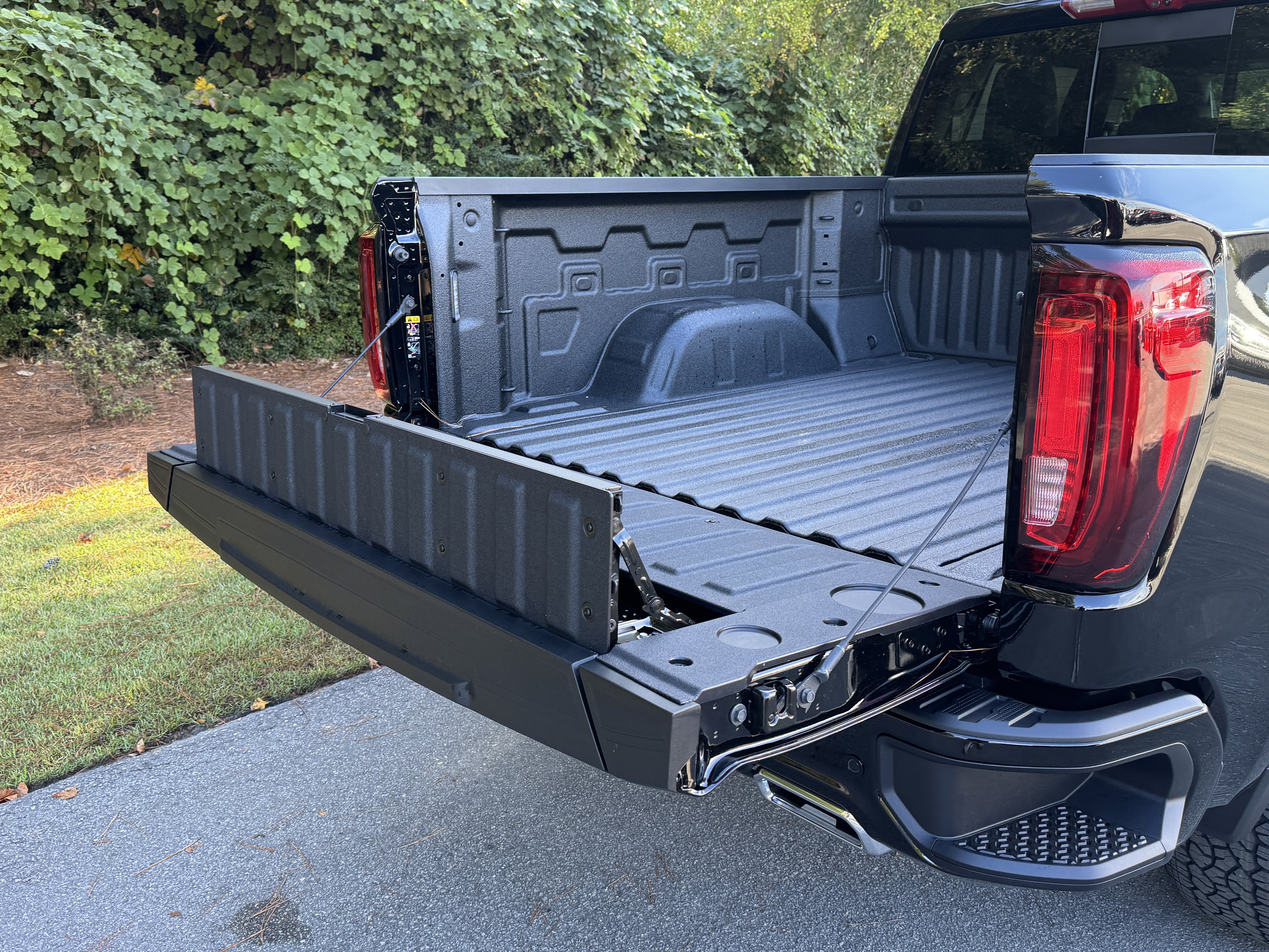 New 2026 GMC Sierra 1500 AT4 w/ Technology Package image 8