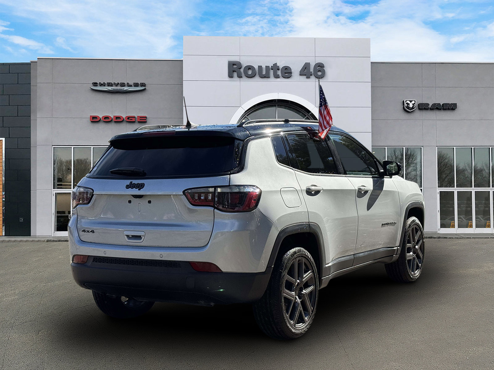 Used 2025 Jeep Compass Limited w/ Sun & Sound Group AWD/4WD image 5