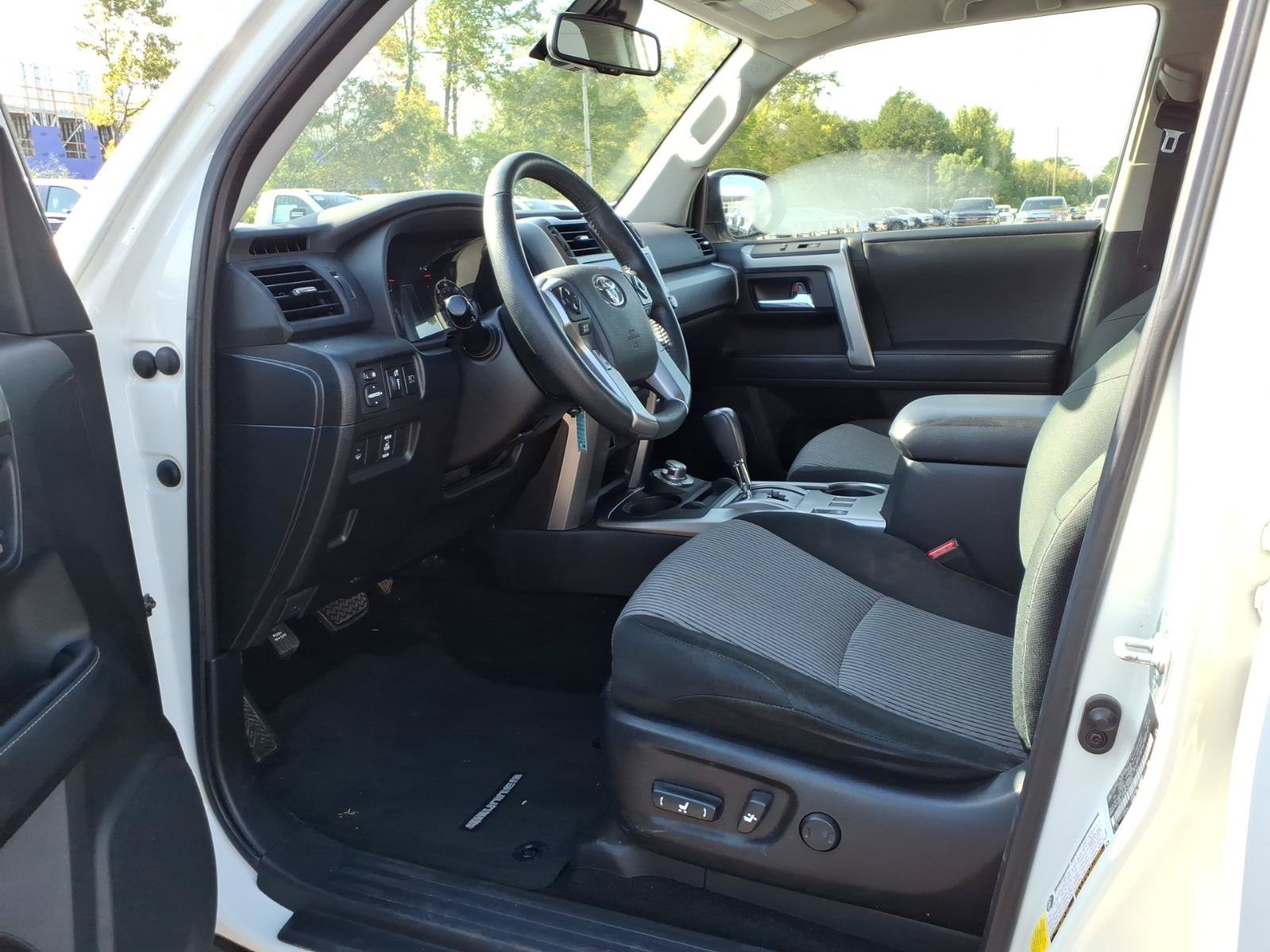 Used 2020 Toyota 4Runner SR5 AWD/4WD image 20