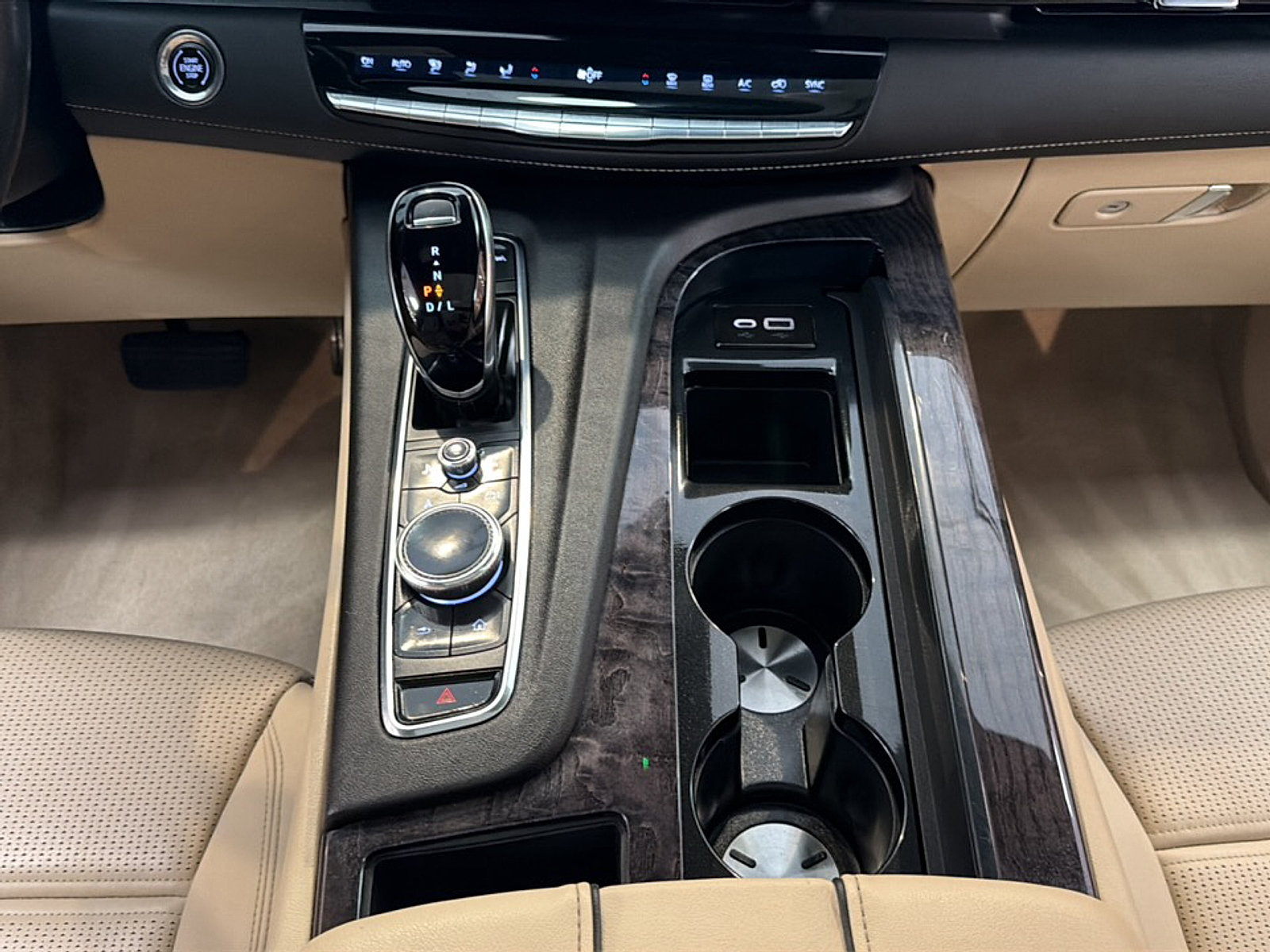 Used 2023 Cadillac Escalade ESV Premium Luxury RWD image 18