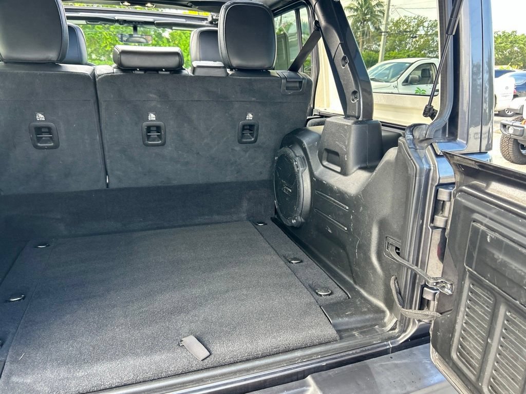 Used 2022 Jeep Wrangler Unlimited Sahara w/ Safety Group AWD/4WD image 34