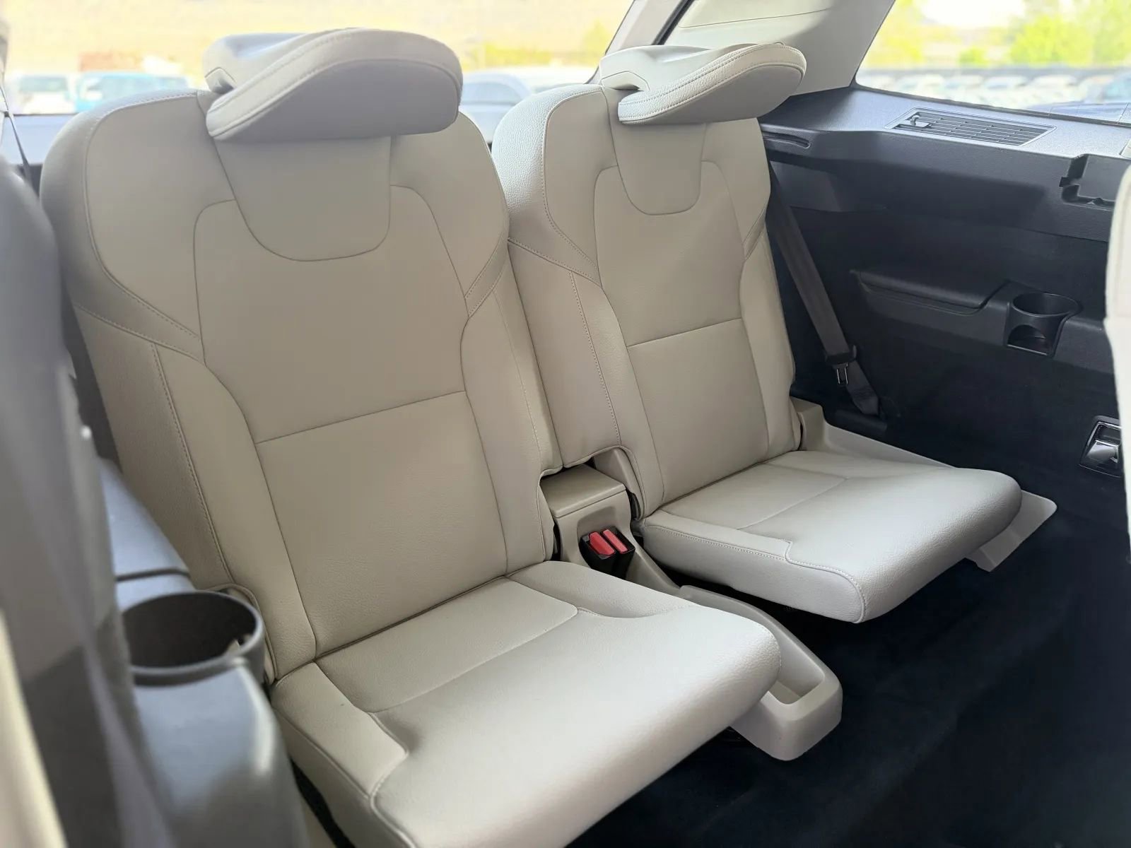 Used 2016 Volvo XC90 T6 Momentum image 18