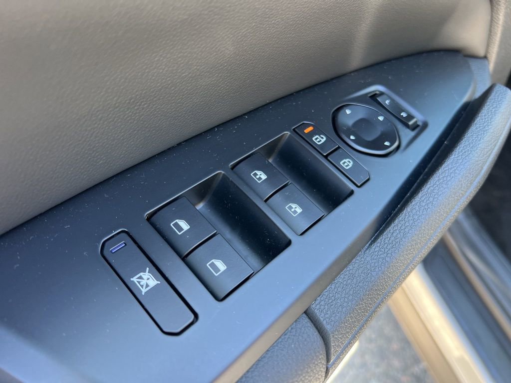 Certified 2026 Kia Sportage EX w/ EX Panorama Roof Package image 13