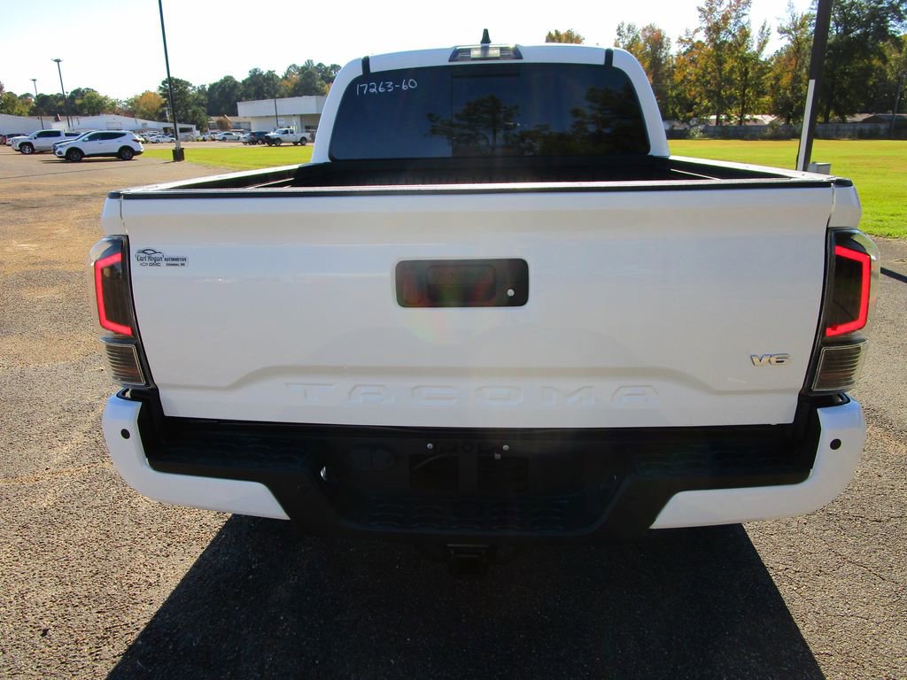 Used 2022 Toyota Tacoma TRD Off-Road image 8