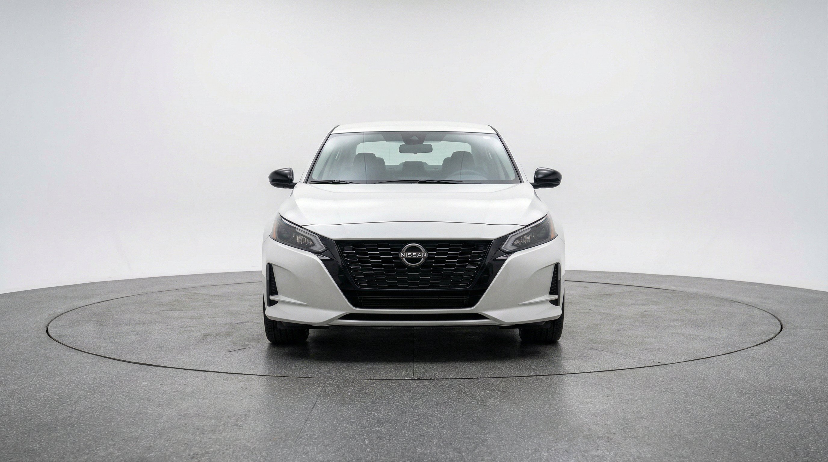 Used 2025 Nissan Altima 2.5 SV FWD image 2