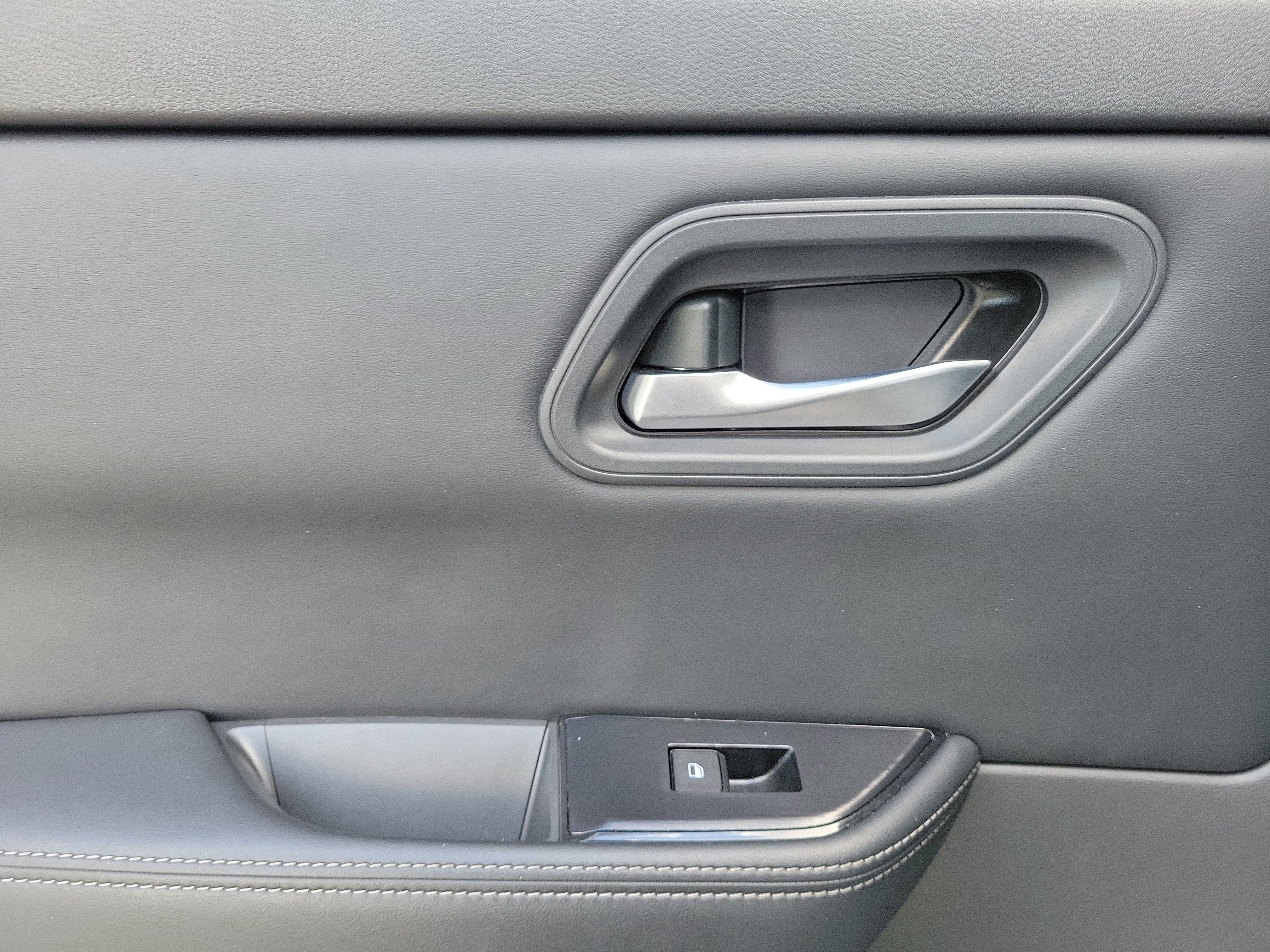 Certified 2024 Nissan Rogue SV FWD image 21
