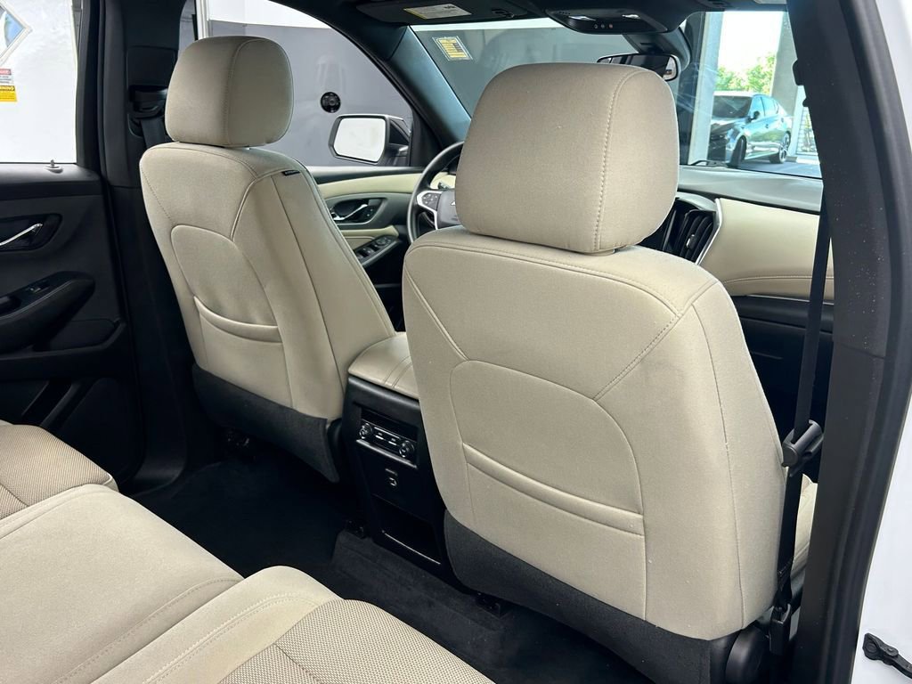 Used 2022 Chevrolet Traverse LS image 38