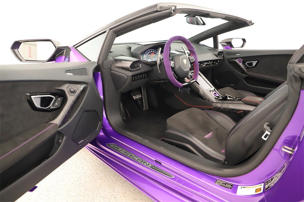 Used 2024 Lamborghini Huracan EVO image 14