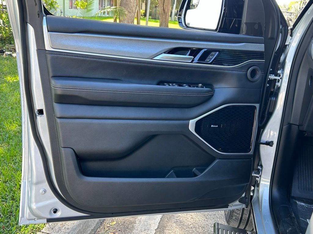 New 2025 Jeep Wagoneer Series III w/ Quick Order Package 25C Super image 24