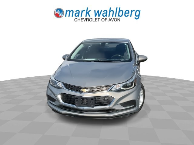 Used 2017 Chevrolet Cruze LT w/ Convenience Package FWD image 3