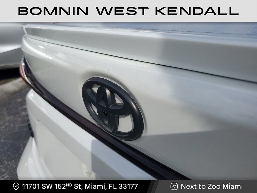 Used 2022 Toyota Corolla LE image 11