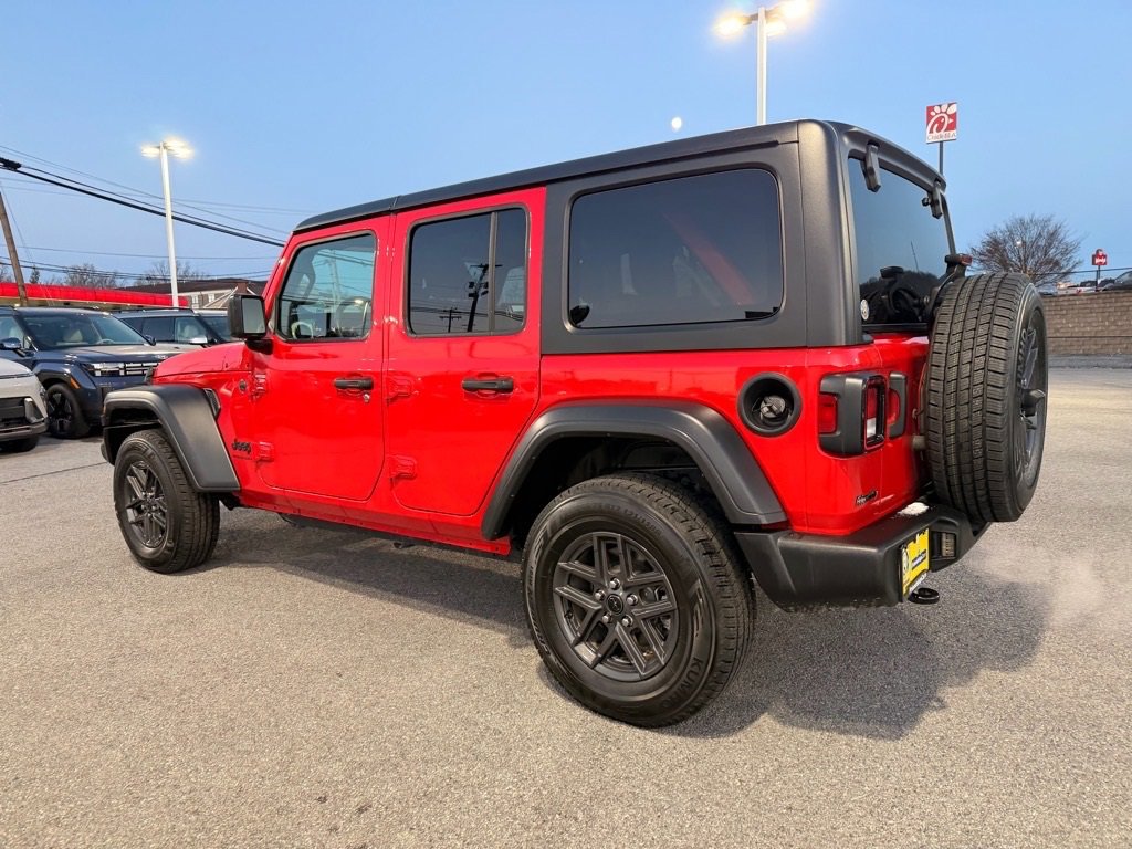 Used 2024 Jeep Wrangler Sport S image 4