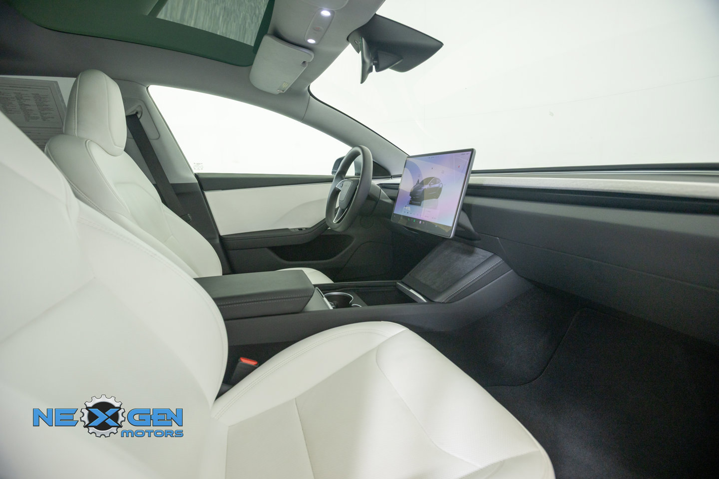Used 2025 Tesla Model 3 Long Range AWD/4WD image 38
