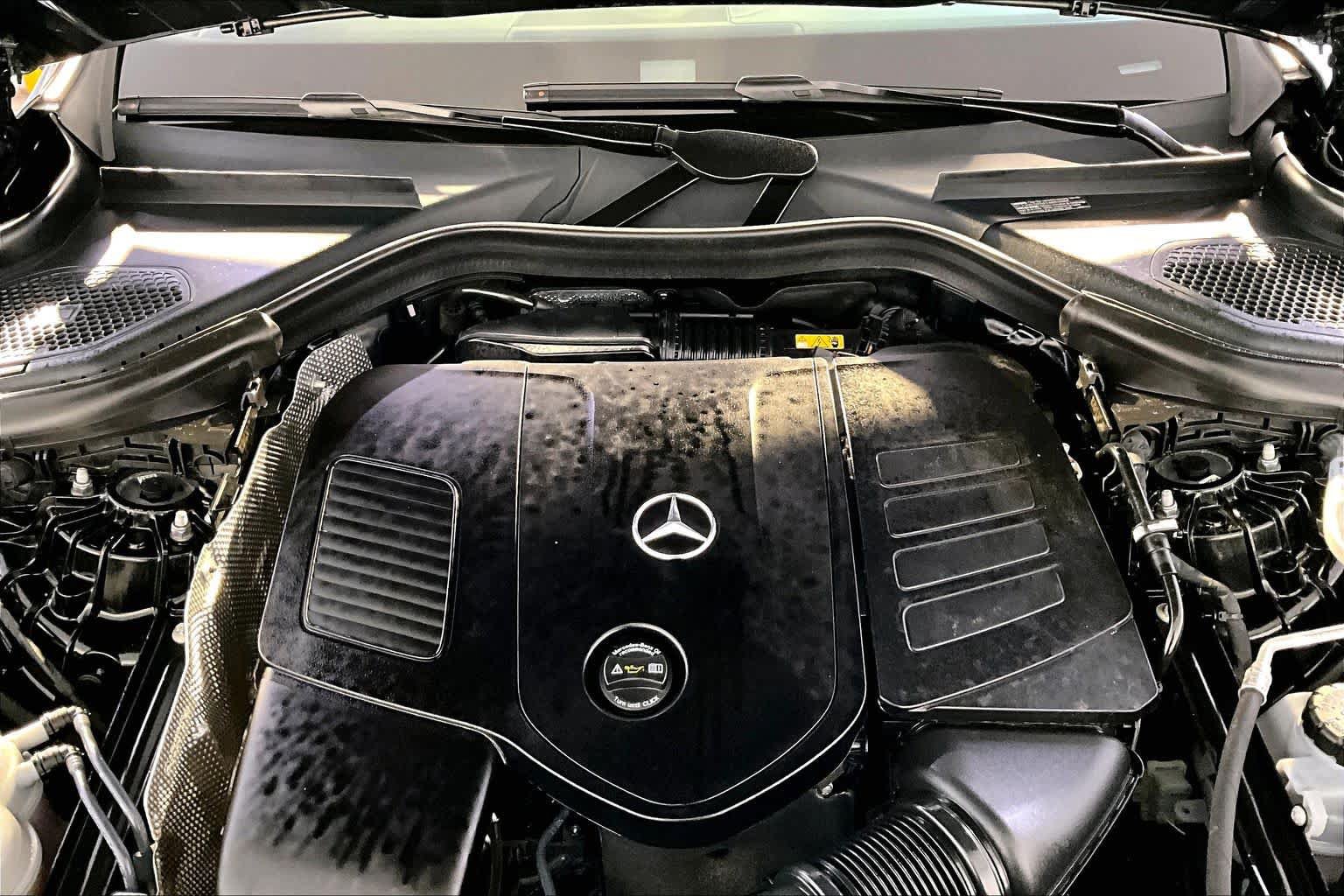Used 2024 Mercedes-Benz GLC 300 4MATIC image 30