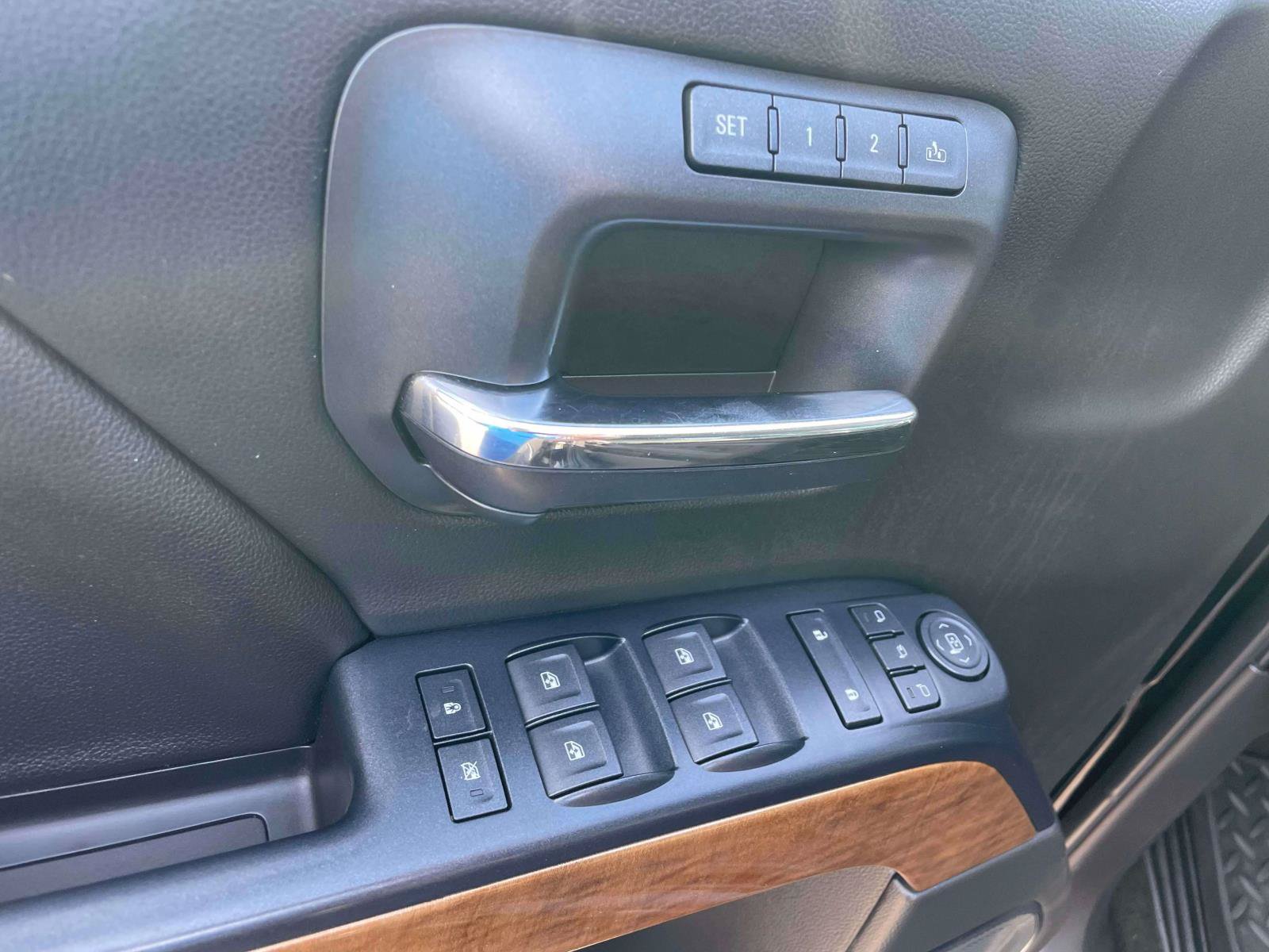 Used 2017 Chevrolet Silverado 1500 LTZ w/ Sport Package AWD/4WD image 11