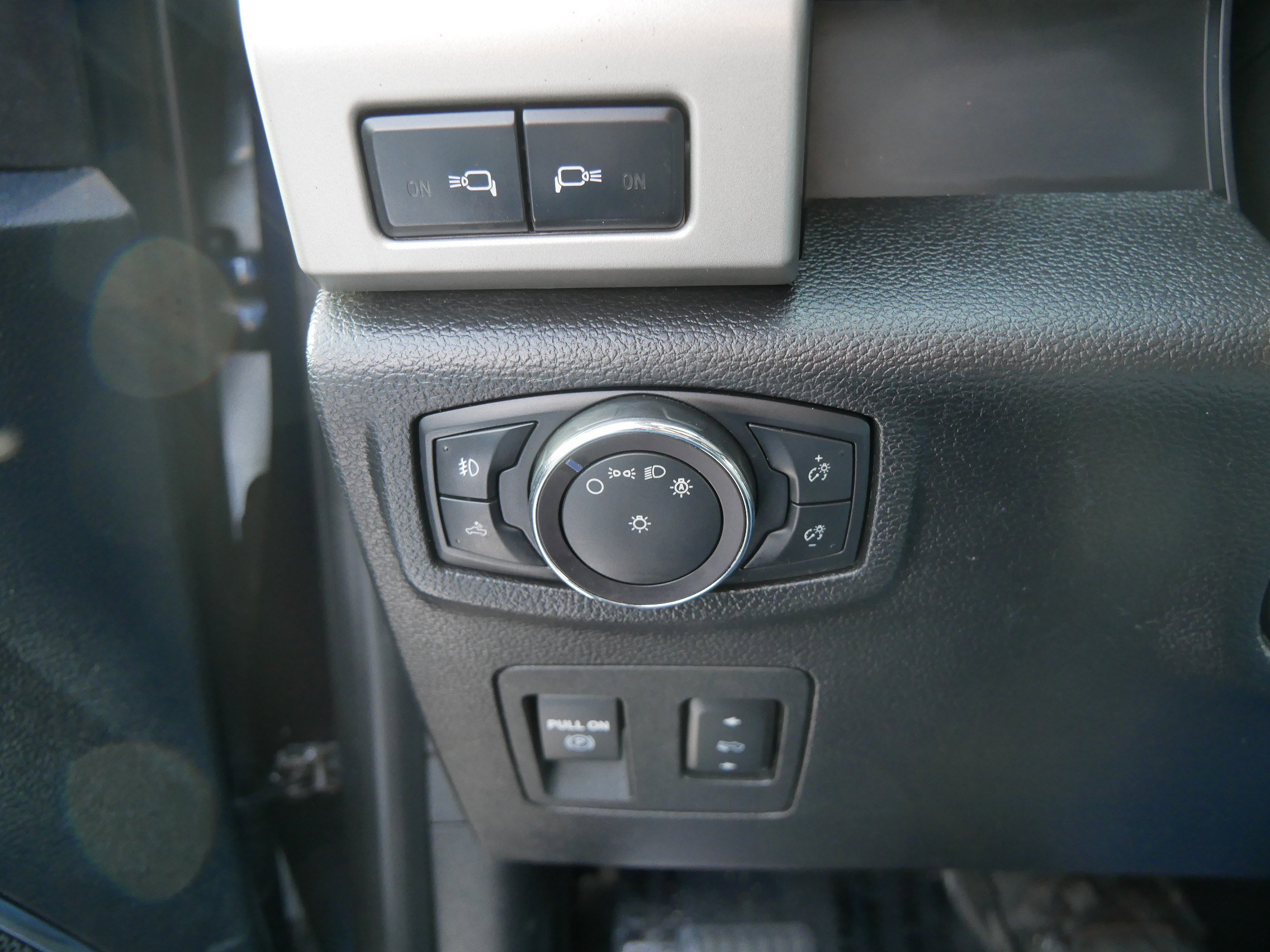 Certified 2018 Ford F150 Lariat w/ Max Trailer Tow Package image 26