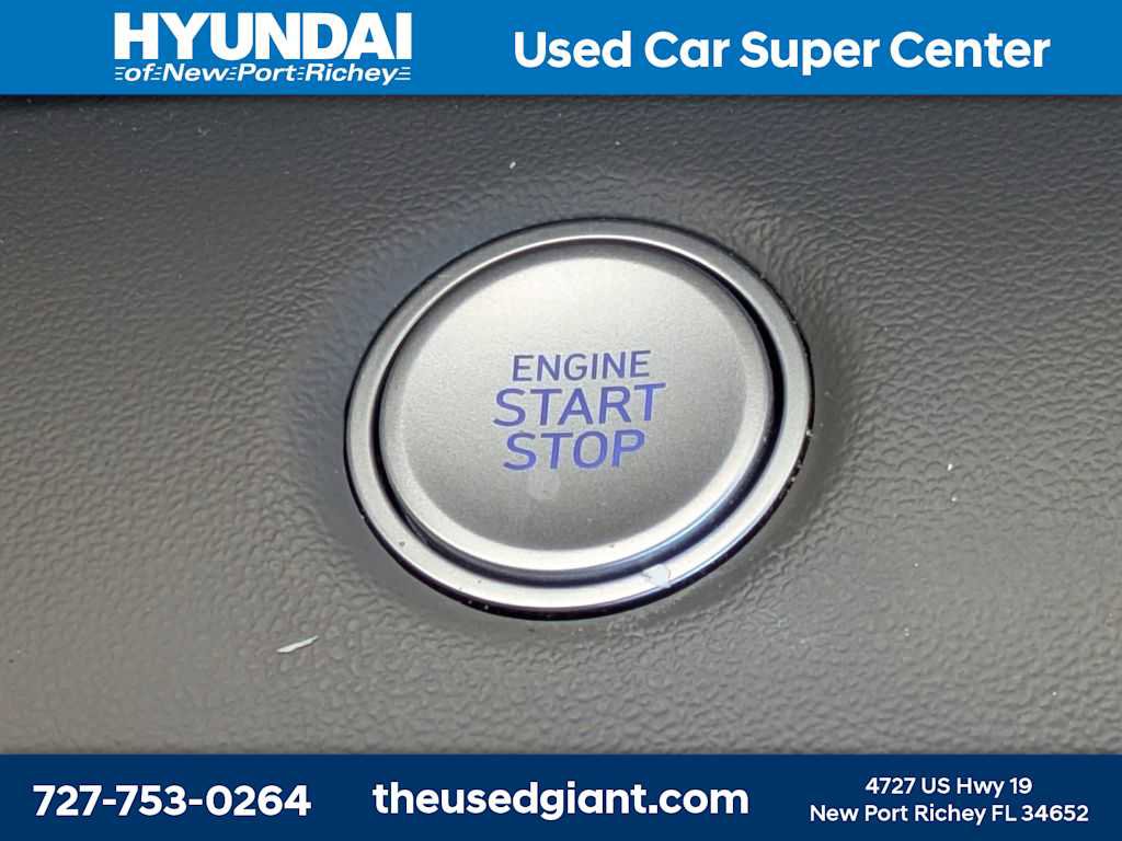 Used 2023 Hyundai Elantra SEL w/ Preferred Accessory Package image 29