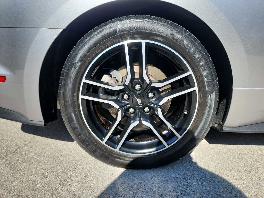 Used 2020 Ford Mustang Premium image 11