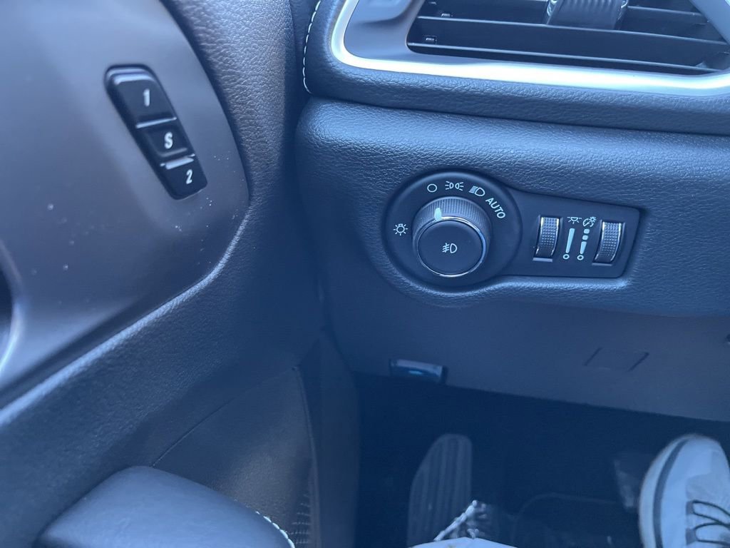 New 2026 Chrysler Pacifica Select w/ S Appearance Package image 17