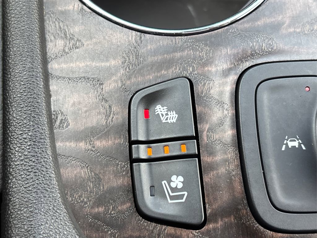 Used 2023 GMC Acadia Denali w/ Denali Technology Package image 37